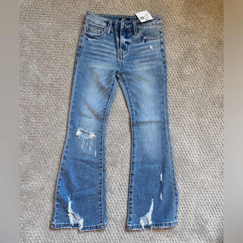 NWT Forever 21 Boot Leg Jeans. Size 9/10